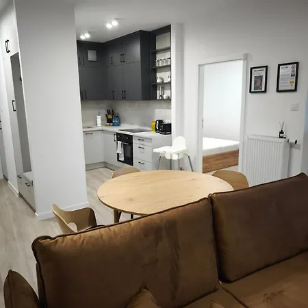 Kameralny Nowy Apartament W Centrum Miasta, Duzy Parking, Fv, Luksusowo Wyposazony, Ps5, Balkon, Klimatyzacja, Taras, Winda, Wyposazona Kuchnia Starogard Gdanski Exterior photo