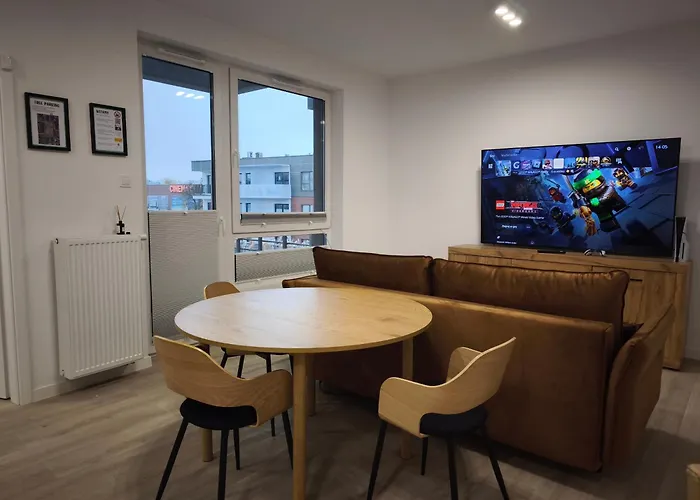 Kameralny Nowy Apartament W Centrum Miasta, Duzy Parking, Fv, Luksusowo Wyposazony, Ps5, Balkon, Klimatyzacja, Taras, Winda, Wyposazona Kuchnia