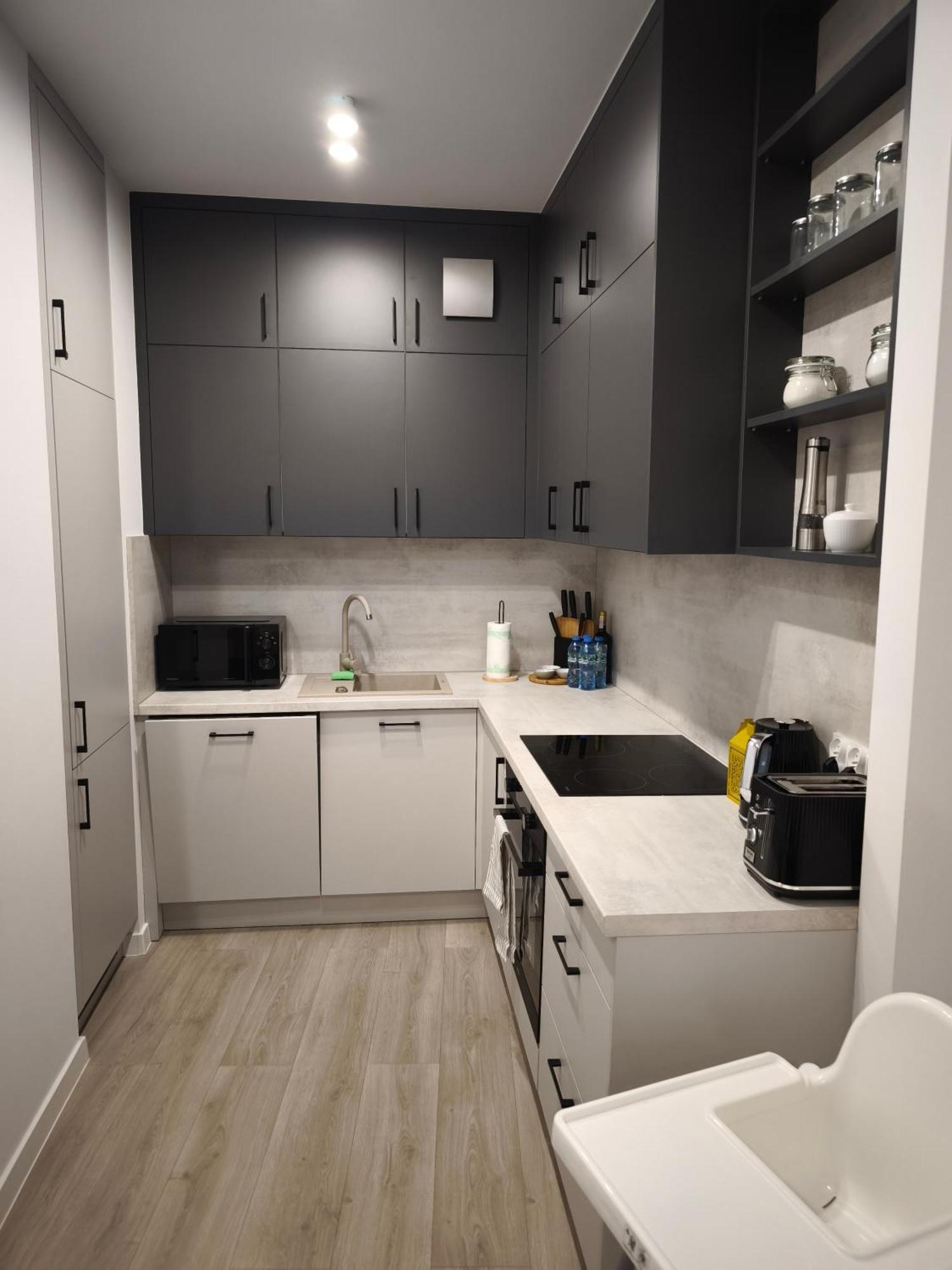 Apartment Kameralny Nowy W Centrum Miasta, Duzy Parking, Fv, Luksusowo Wyposazony, Ps5, Balkon, Klimatyzacja, Taras, Winda, Wyposazona Kuchnia Starogard Gdanski
