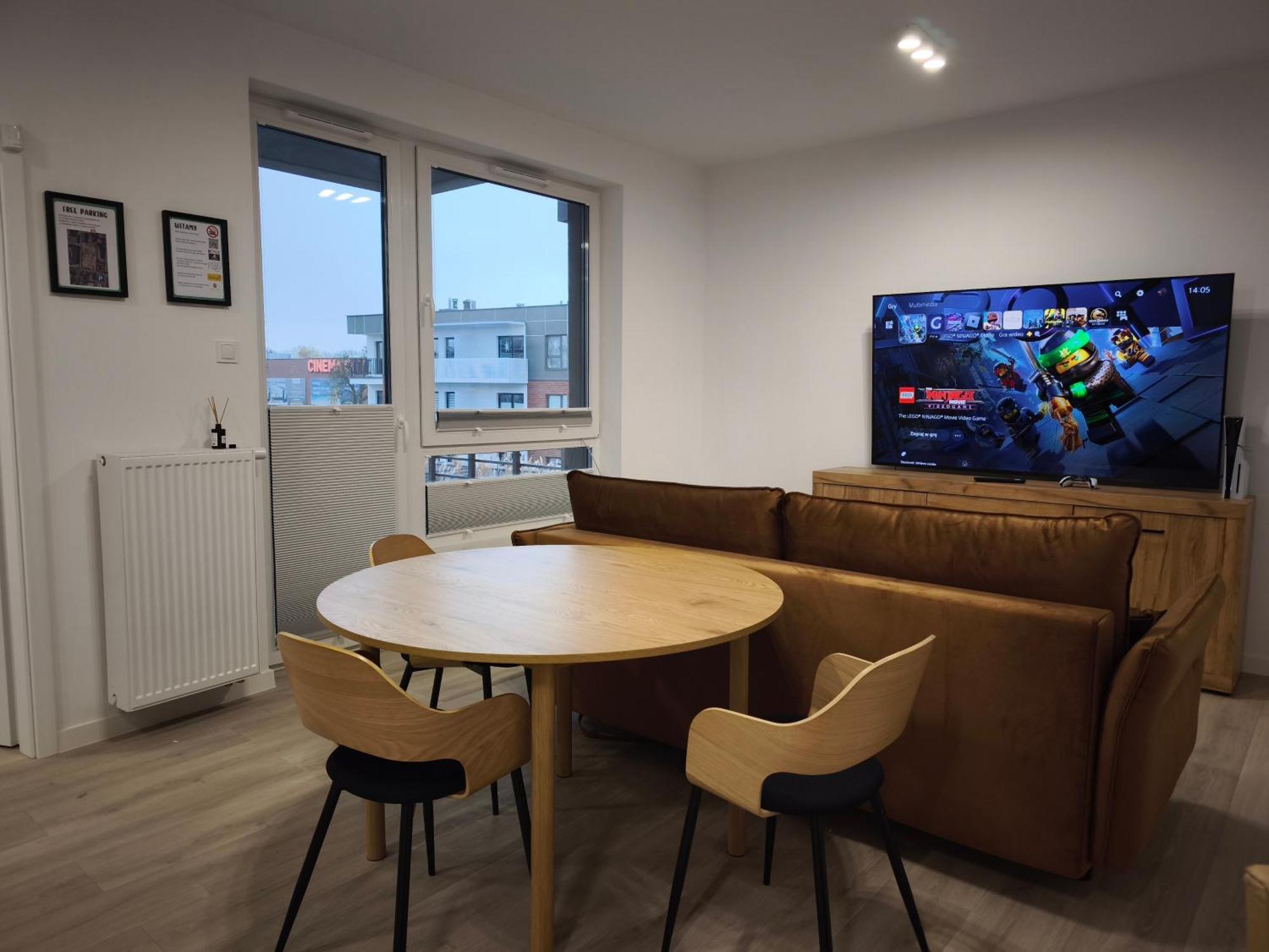 Apartment Kameralny Nowy W Centrum Miasta, Duzy Parking, Fv, Luksusowo Wyposazony, Ps5, Balkon, Klimatyzacja, Taras, Winda, Wyposazona Kuchnia